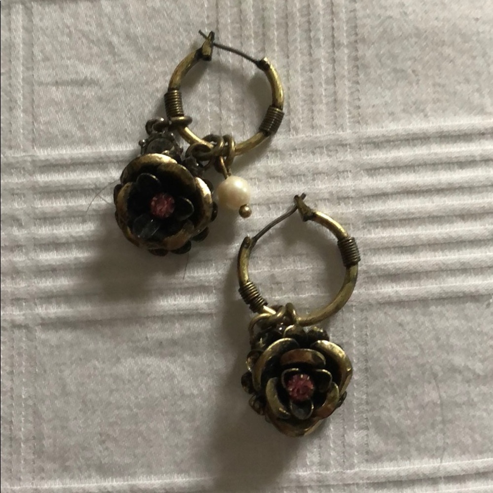 Betsey Johnson Earrings 🌹